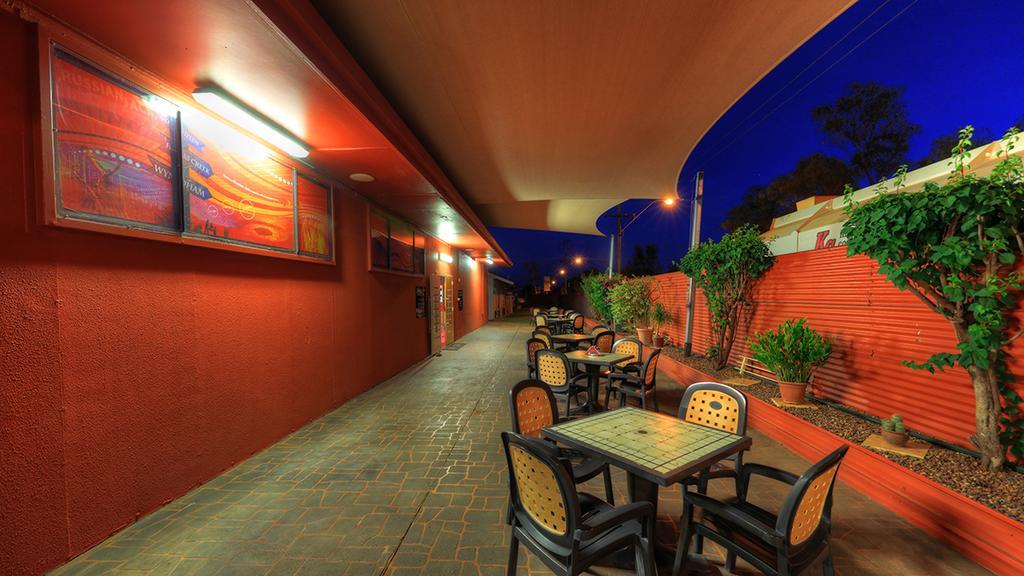 Halls Creek Motel Exterior photo
