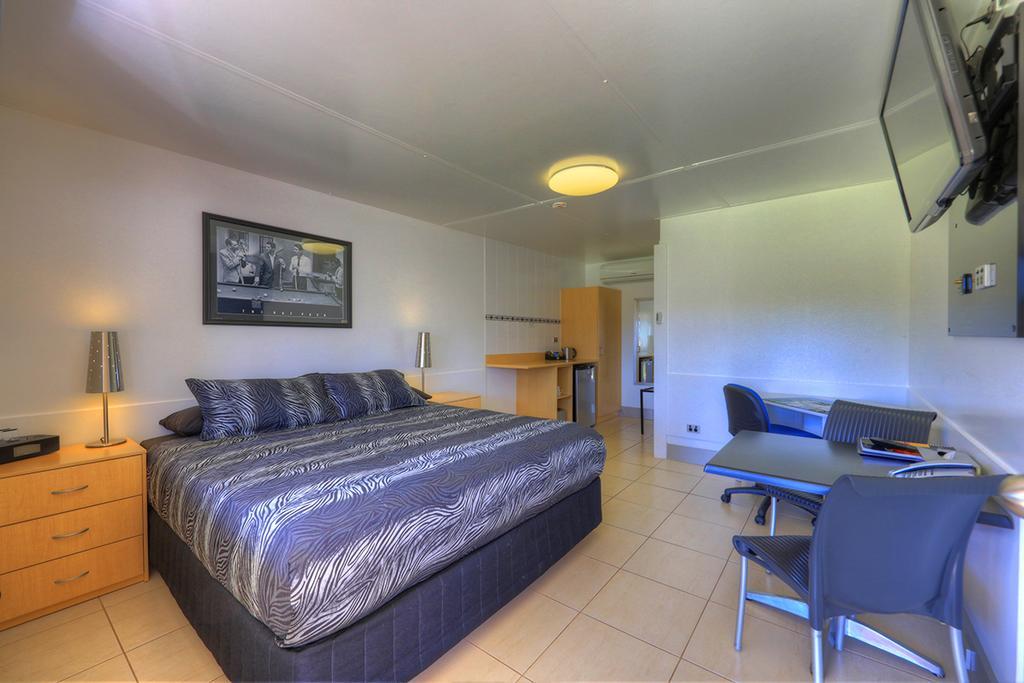 Halls Creek Motel Exterior photo